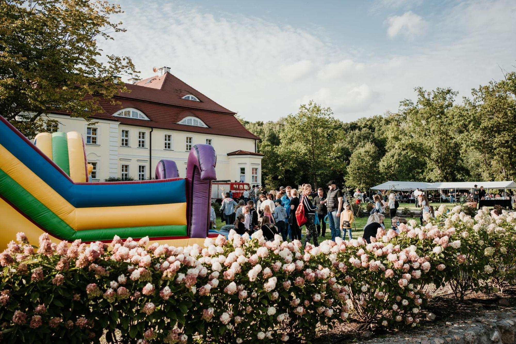 Palac Bogaczow - Noclegi - Restauracja - Przyjecia Exterior foto