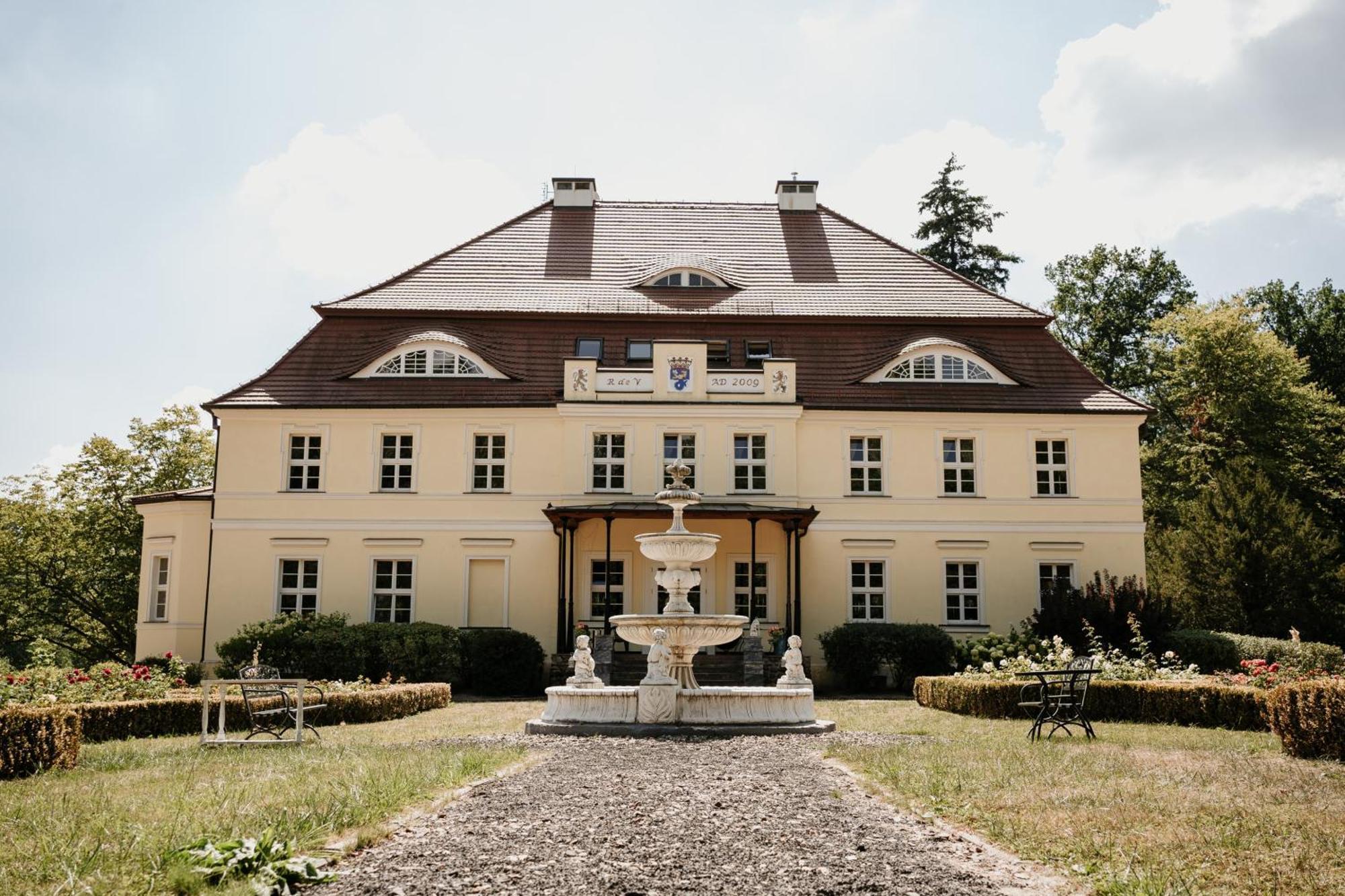 Palac Bogaczow - Noclegi - Restauracja - Przyjecia Exterior foto